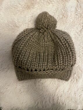 MADE IN ITALY- Wool/Acrylic blend Chunky Knit Pom Pom Beanie in Taupe